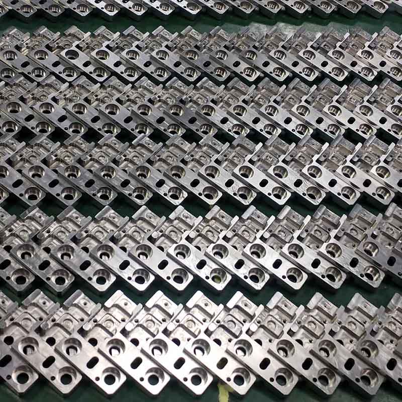 Alla fine dell'anno gli ordini sono caldi e la spedizione è molto impegnata!